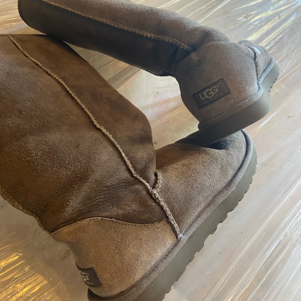 Grey Uggs - image 3